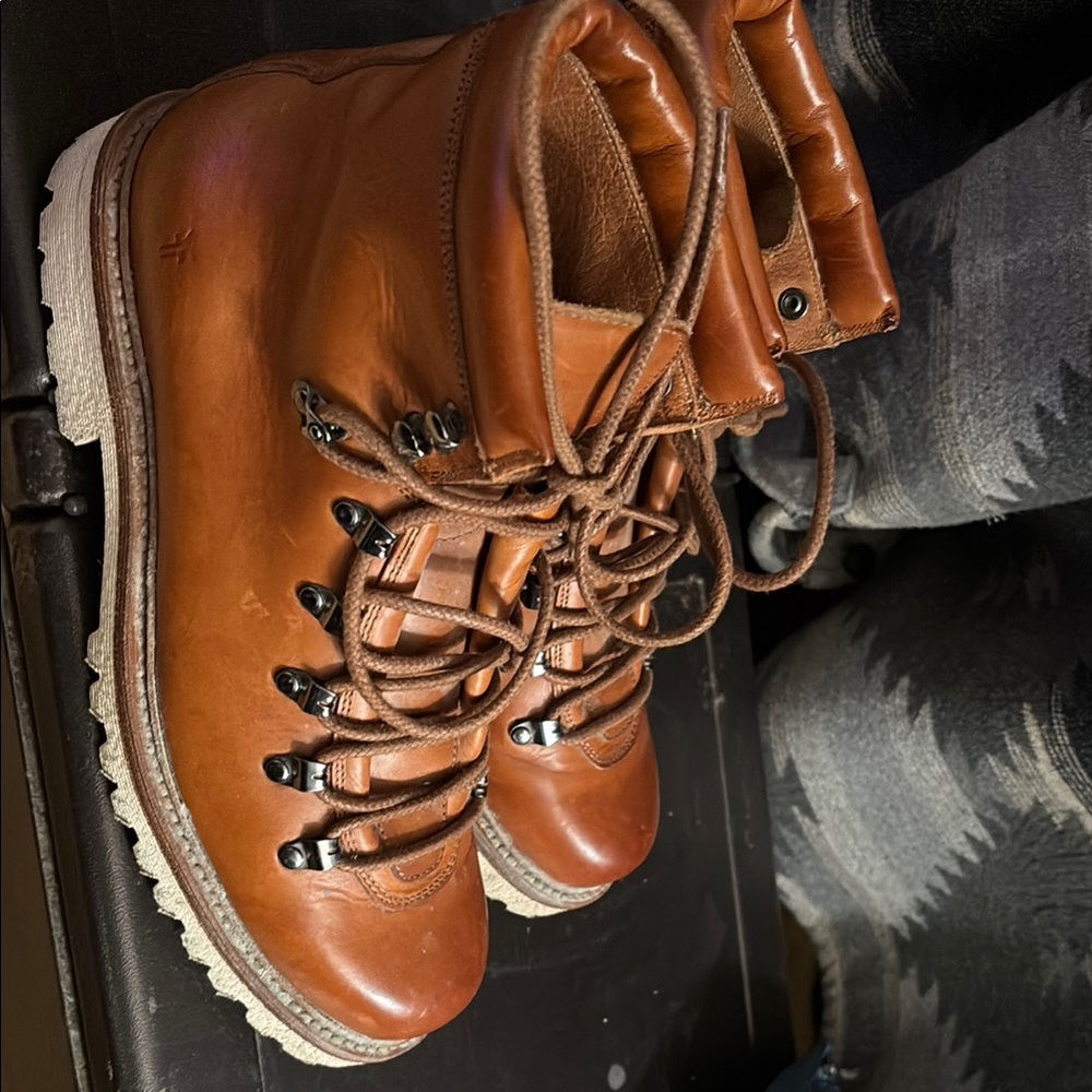 Frye Men’s Tan Leather Lace-Up Boots